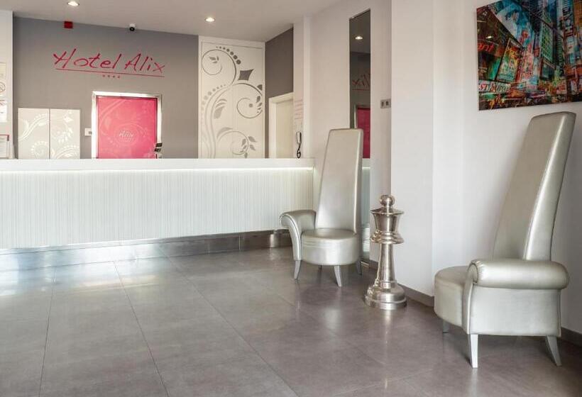 家庭间, Alix Boutique