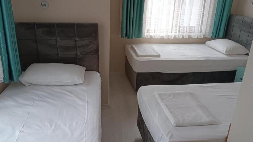 标准三人间, Crowded House