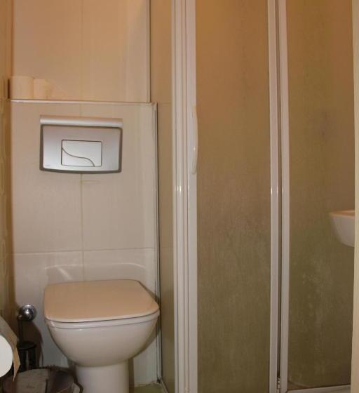 标准三人间, Crowded House