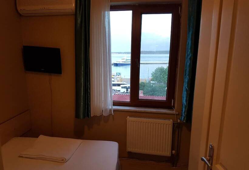 标准单人间, Crowded House