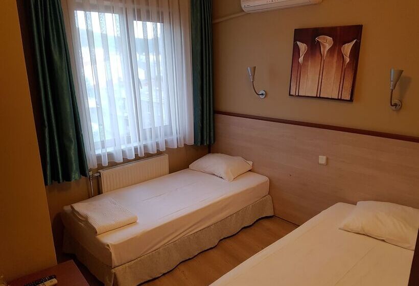 标准间, Crowded House