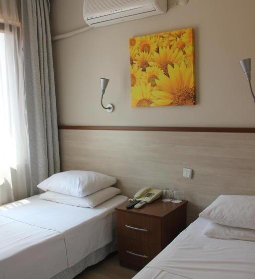 标准间, Crowded House