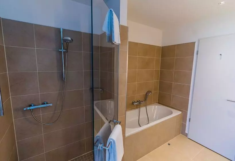 キングサイズベッドのスイートルーム, Doubletree By Hilton Hotel Oradea