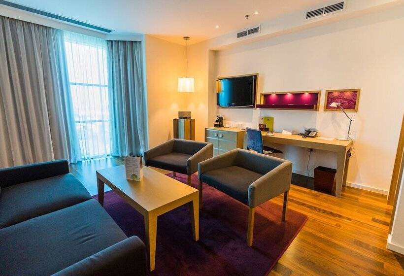 스위트 킹사이즈 침대, Doubletree By Hilton Hotel Oradea