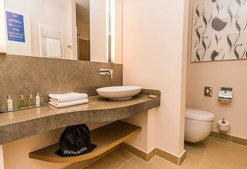 חדר משפחתי דלוקס, Doubletree By Hilton Hotel Oradea