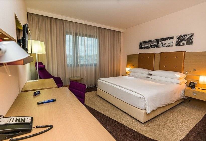 חדר משפחתי, Doubletree By Hilton Hotel Oradea