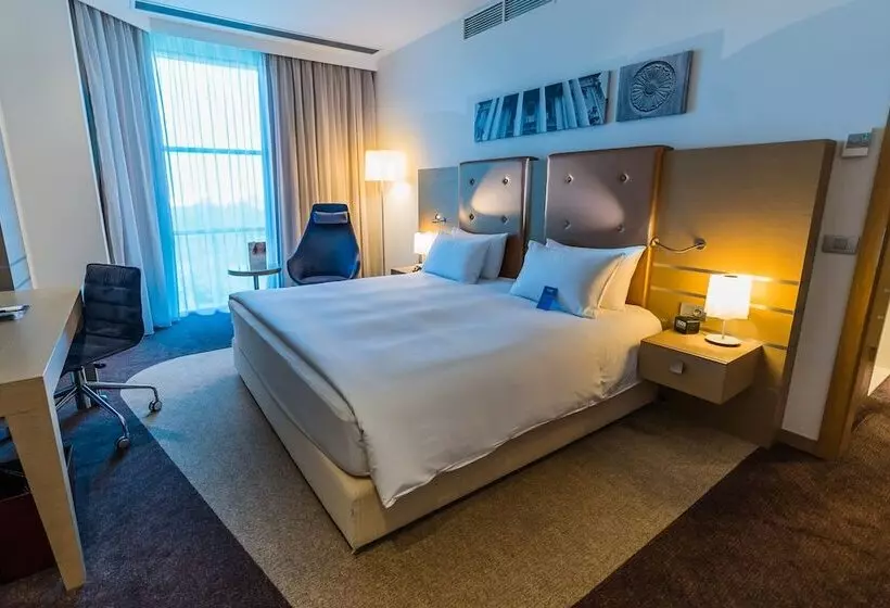 キングサイズベッドのスイートルーム, Doubletree By Hilton Hotel Oradea