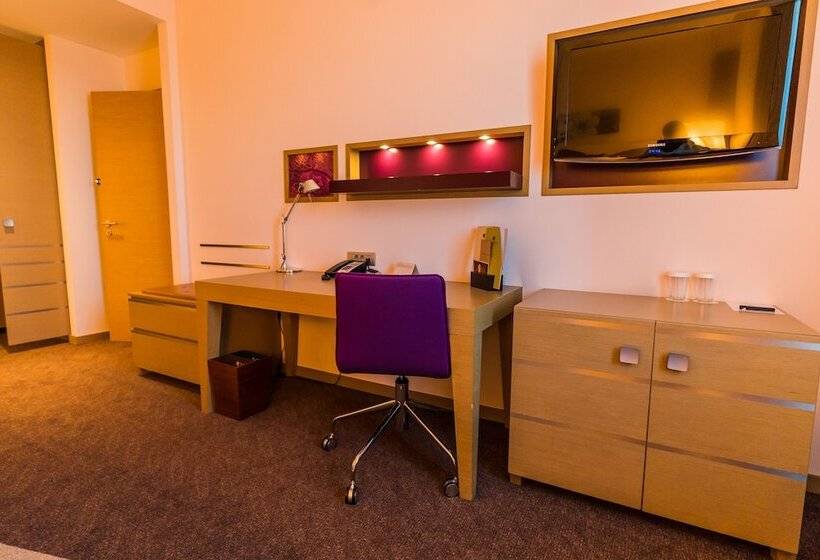 חדר משפחתי, Doubletree By Hilton Hotel Oradea