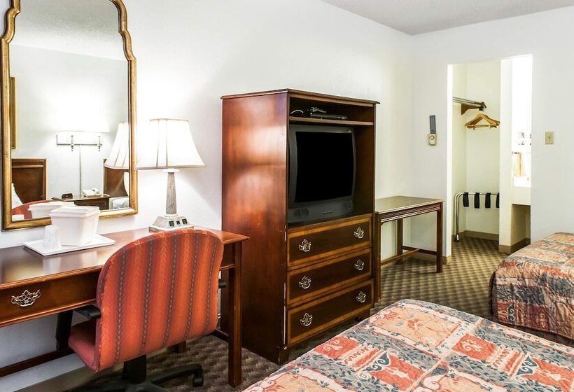 غرفه قياسيه سريرين مزدوجين, Econo Lodge