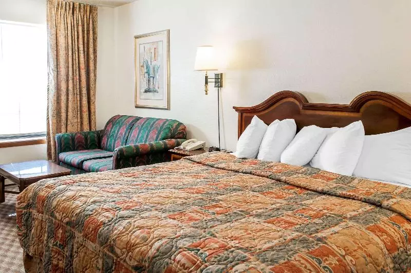 身障者適用キングサイズベッドルーム, Econo Lodge