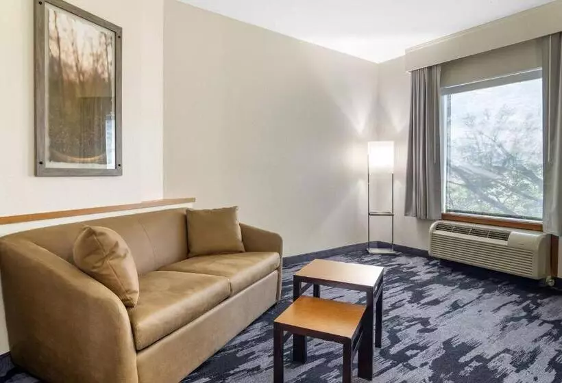 キングサイズベッドのスイートルーム, Fairfield Inn & Suites By Marriott Commerce