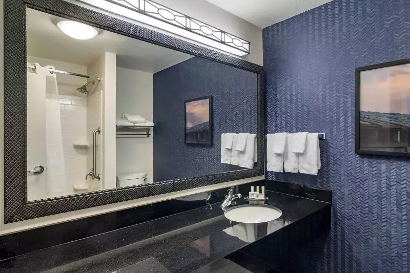キングサイドベッドのスタンダードワンルーム, Fairfield Inn & Suites By Marriott Commerce