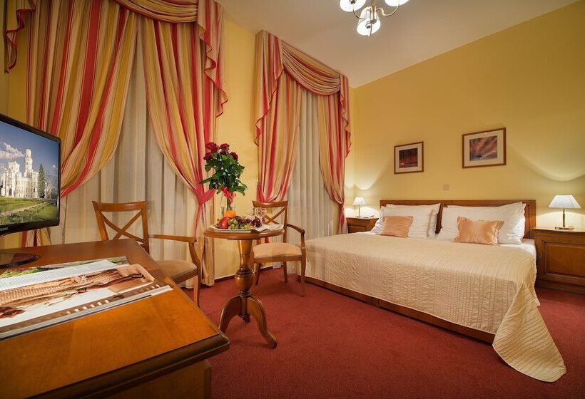 Номер Стандарт, Podhrad