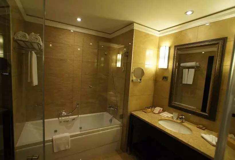اتاق لوکس, Ramada Plaza By Wyndham Gevgelija