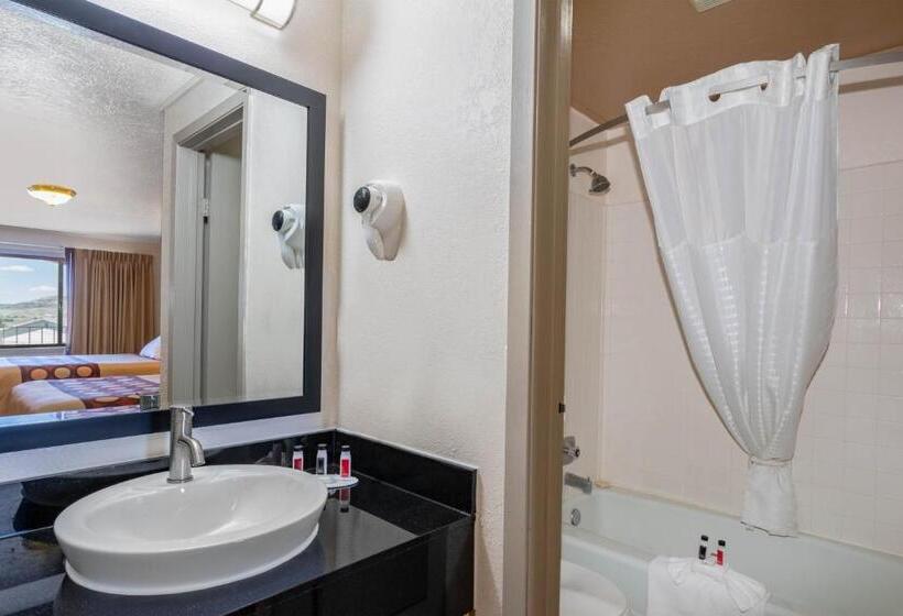 キングサイズベッドのスタンダードルーム, Super 8 By Wyndham Evanston