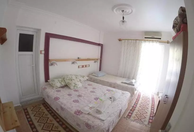 اتاق استاندارد سه نفره, Rose Hotel B&b