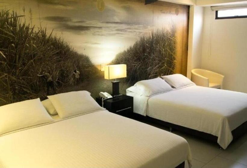 Трехместный Номер Deluxe, Puerta De San Antonio