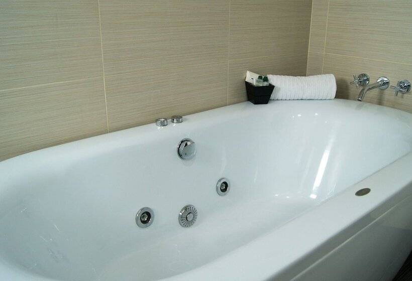 Номер Deluxe, Puerta De San Antonio