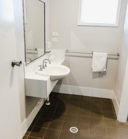 סוויטה משפחתית, Balan Village Motel