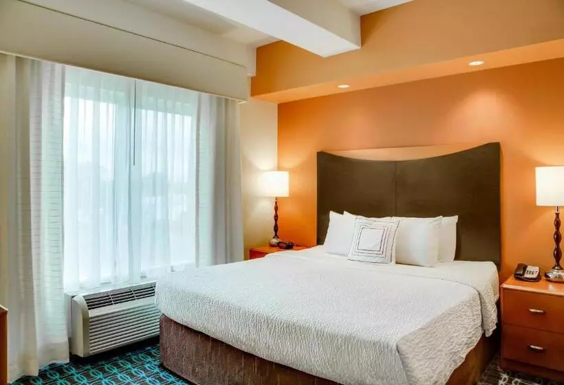 キングサイドベッドのスタンダードワンルーム, Fairfield Inn & Suites Lake City