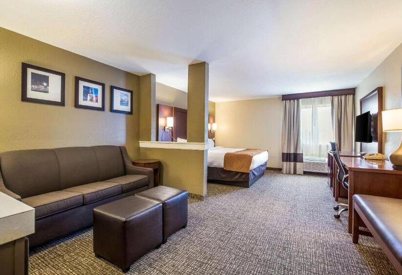 キングサイズベッドのスイートルーム, Comfort Inn & Suites Fairborn Near Wright Patterson Afb