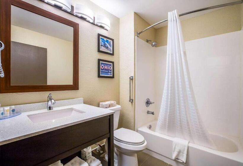 キングサイズベッドのスイートルーム, Comfort Inn & Suites Fairborn Near Wright Patterson Afb