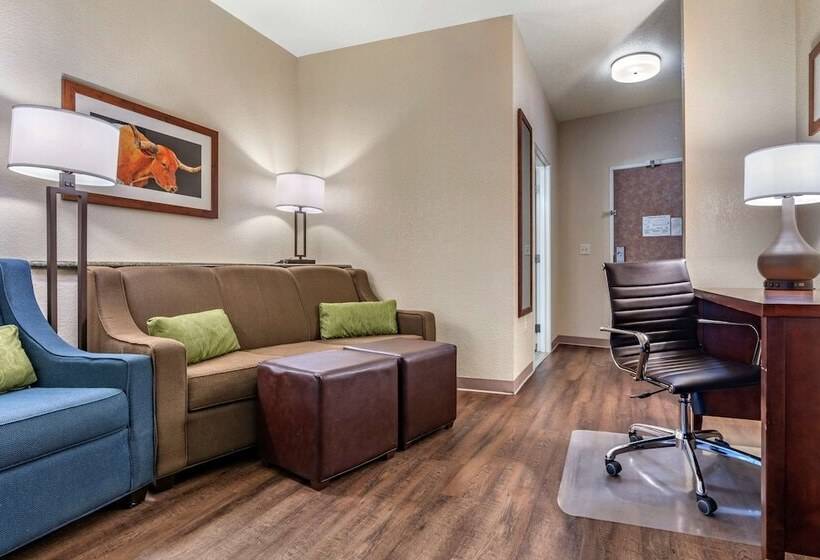 جناح, Comfort Suites Fernley