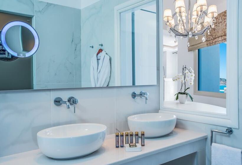 סוויטה עם ג'קוזי, נוף לים, Delight Boutique Hotel   Small Luxury Hotels Of The World