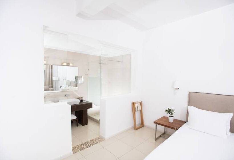 סוויטת דלוקס נוף לים, Delight Boutique Hotel   Small Luxury Hotels Of The World