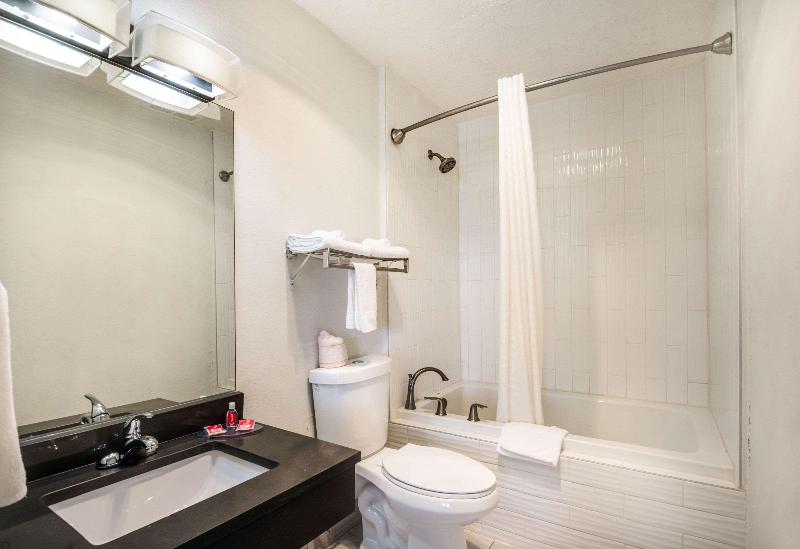 Стандартный Номер Кровать Кинг, Econo Lodge Glade Springs I 81