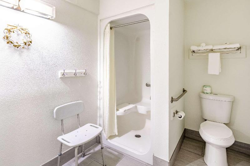 Стандартный Номер Кровать Кинг, Econo Lodge Glade Springs I 81