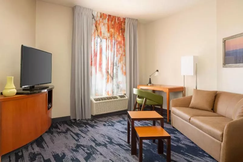 キングサイズベッドのスタンダードルーム, Fairfield Inn & Suites By Marriott Selma Kingsburg
