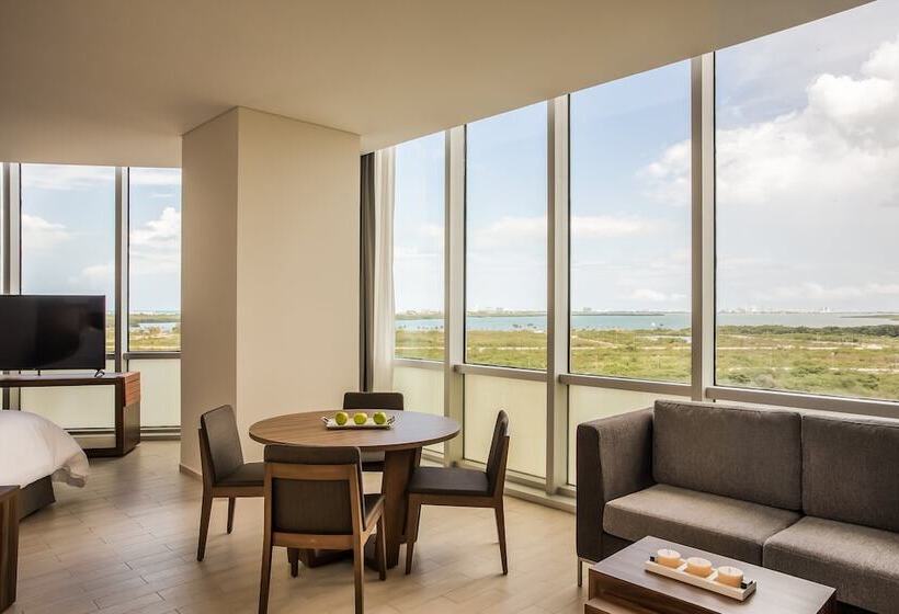 جناح جونيور, Fiesta Inn Cancun Las Americas