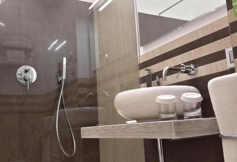 海の見えるスタンダードスタジオ, International Beach