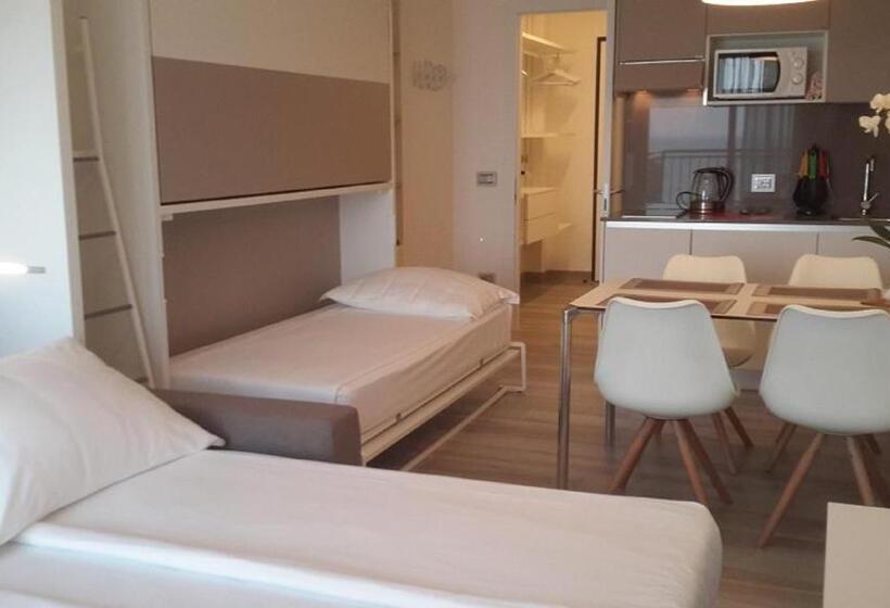 海の見えるスタンダードスタジオ, International Beach