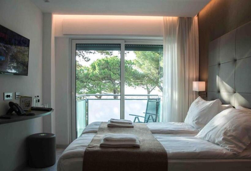 スタンダードルーム, International Beach