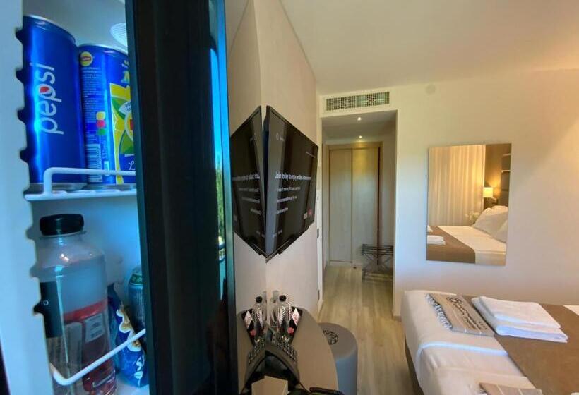 エコノミールーム, International Beach