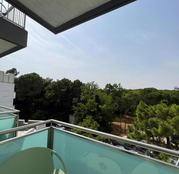 エコノミールーム, International Beach