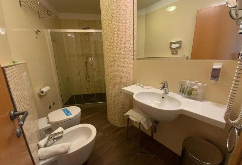 ジュニアスイート, International Beach