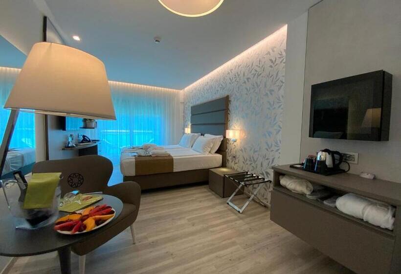 ジュニアスイート, International Beach