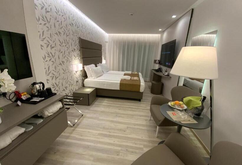 ジュニアスイート, International Beach