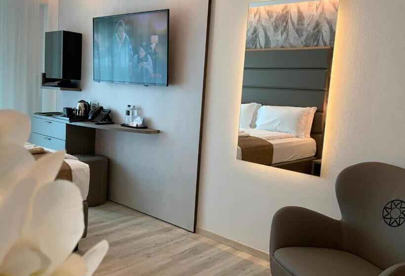 Номер Deluxe, International Beach