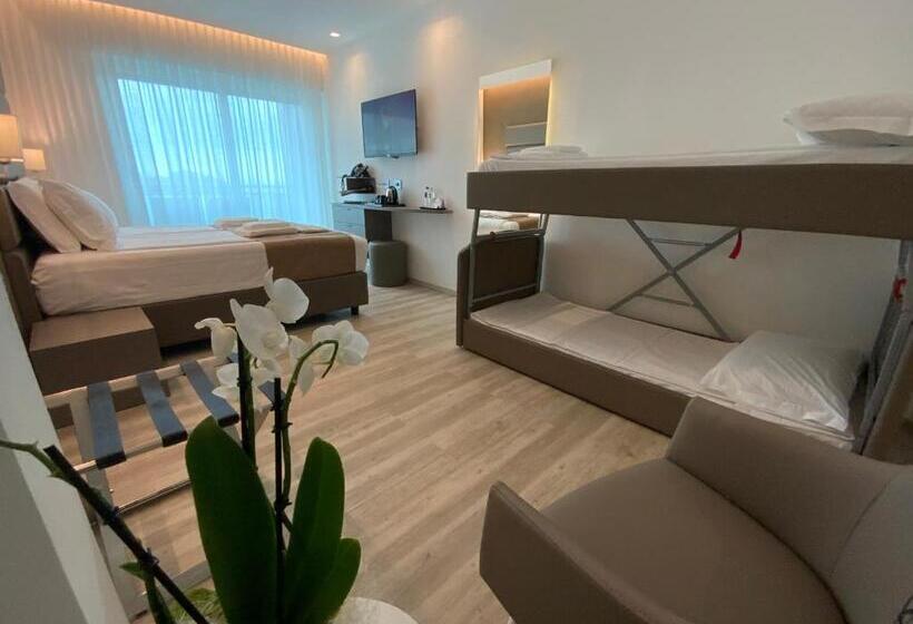 ファミリールーム, International Beach