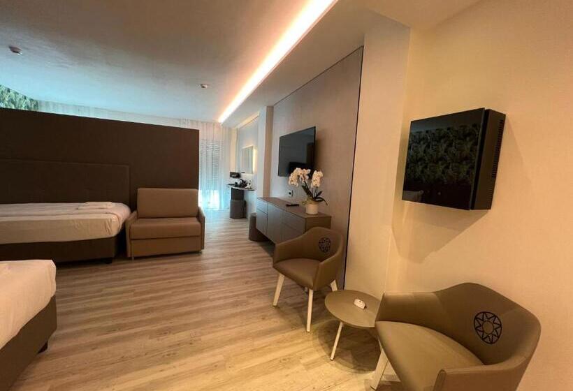 デラックススタジオ, International Beach