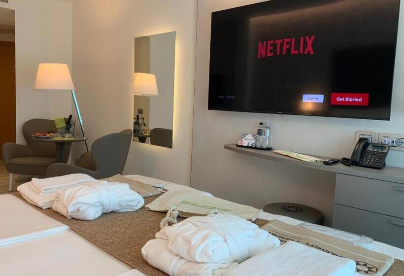 ジュニアスイート, International Beach