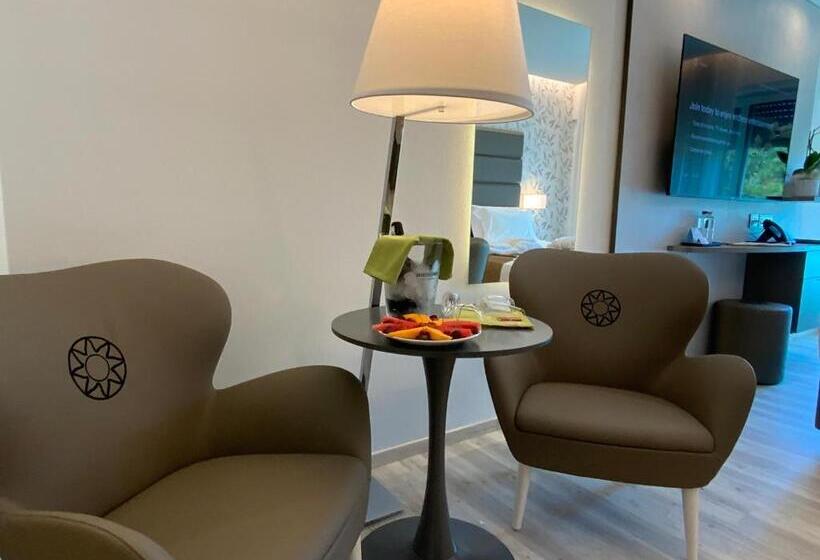 ジュニアスイート, International Beach