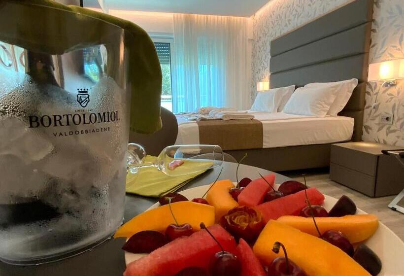 ジュニアスイート, International Beach