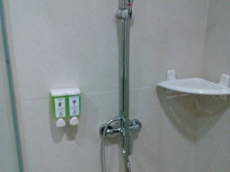 اتاق استاندارد, Jayleen 1918