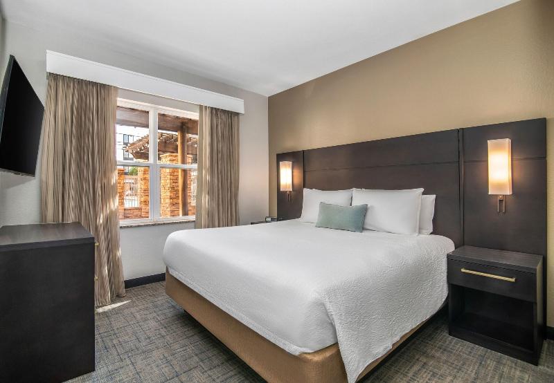 جناح, Residence Inn Phoenix Glendale Sports & Entertainment District