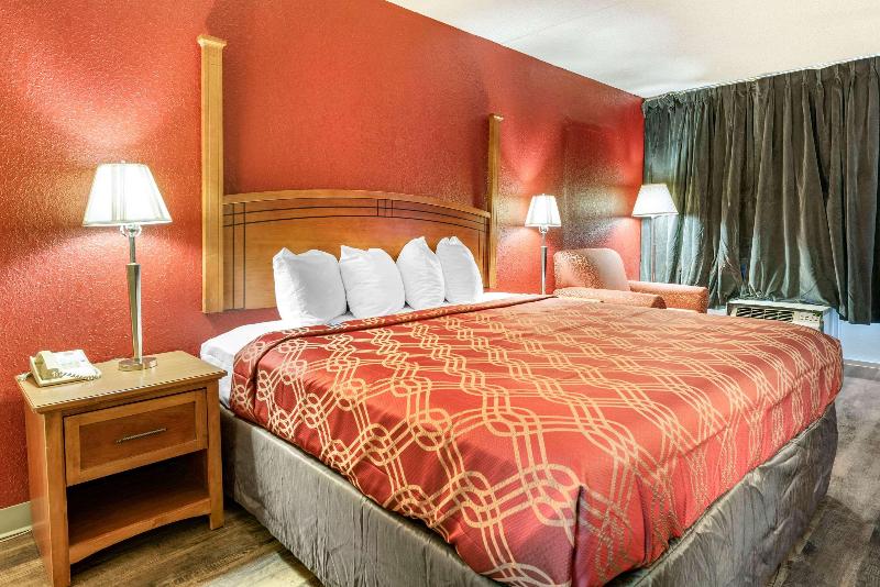 غرفة قياسية سرير كينج, Super 8 By Wyndham Perrysburg Toledo